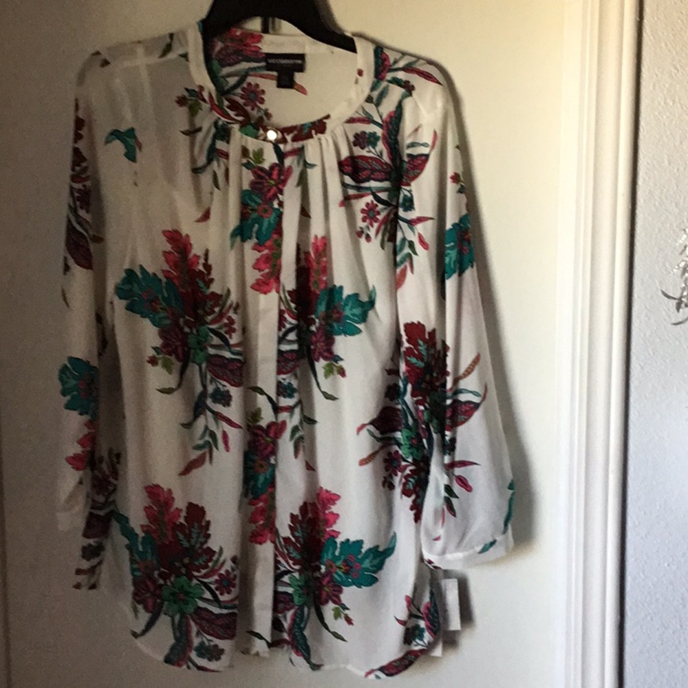 “Liz Claiborne “ White Blouse with print size XL